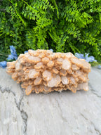 Museumstuk - Bergkristal met zeldzame begroeiing en Pyriet (2372 gr/23.5 cm)