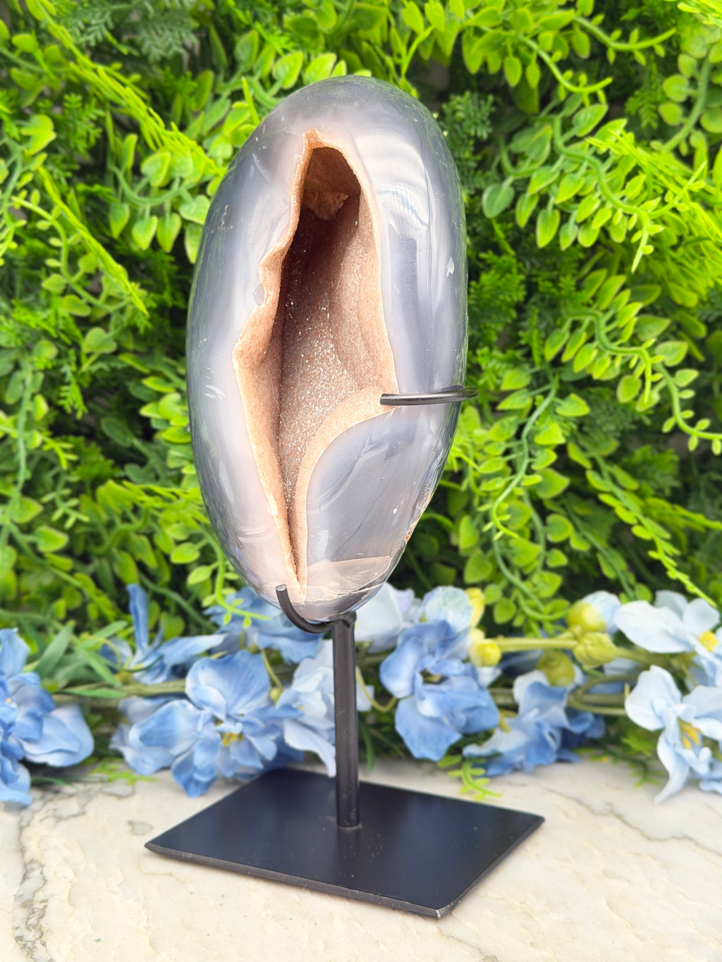 Druzy Agaat geode rondom gepolijst op standaard (1074 gr/21 cm)