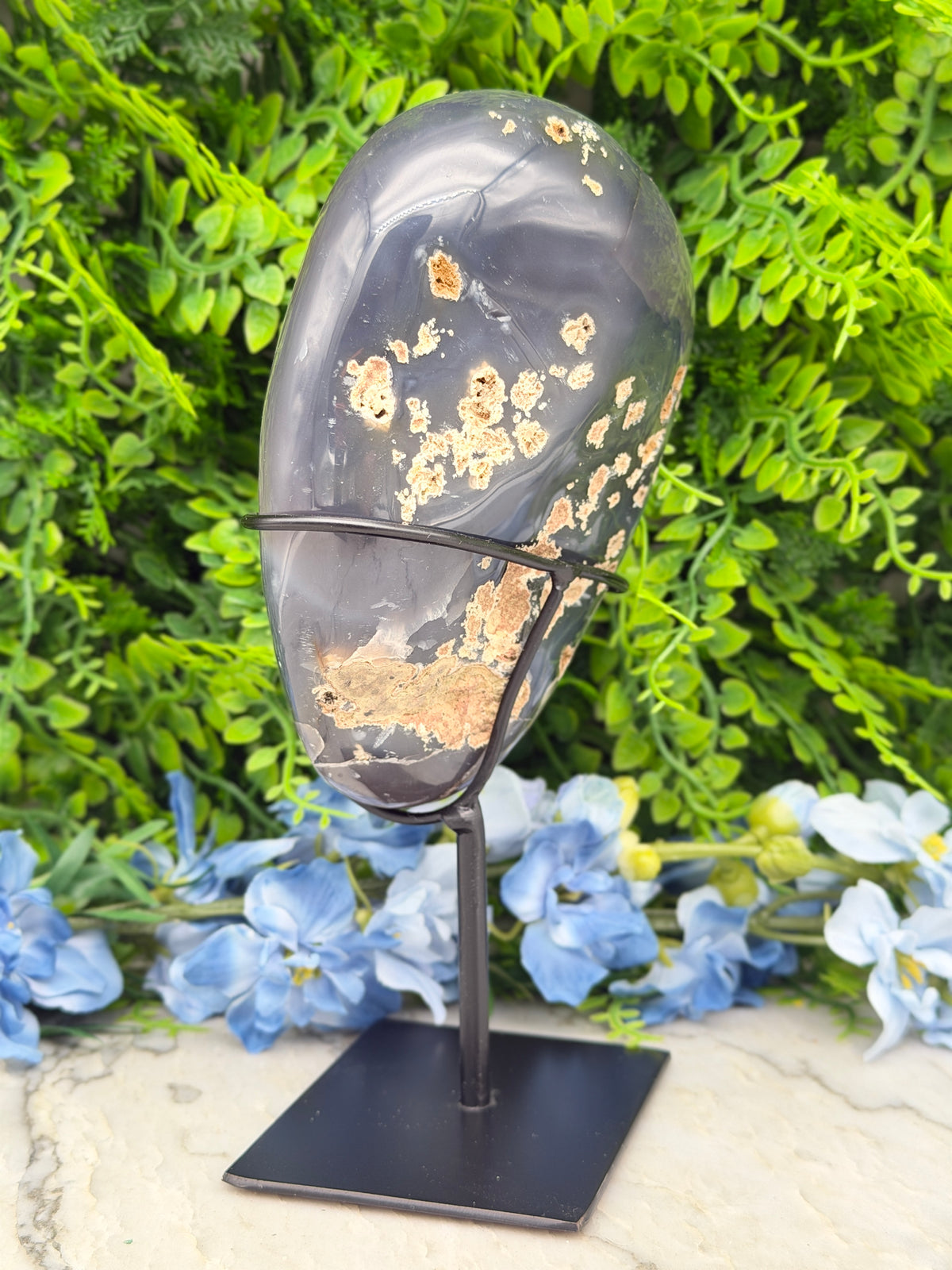Druzy Agaat geode rondom gepolijst op standaard (1074 gr/21 cm)