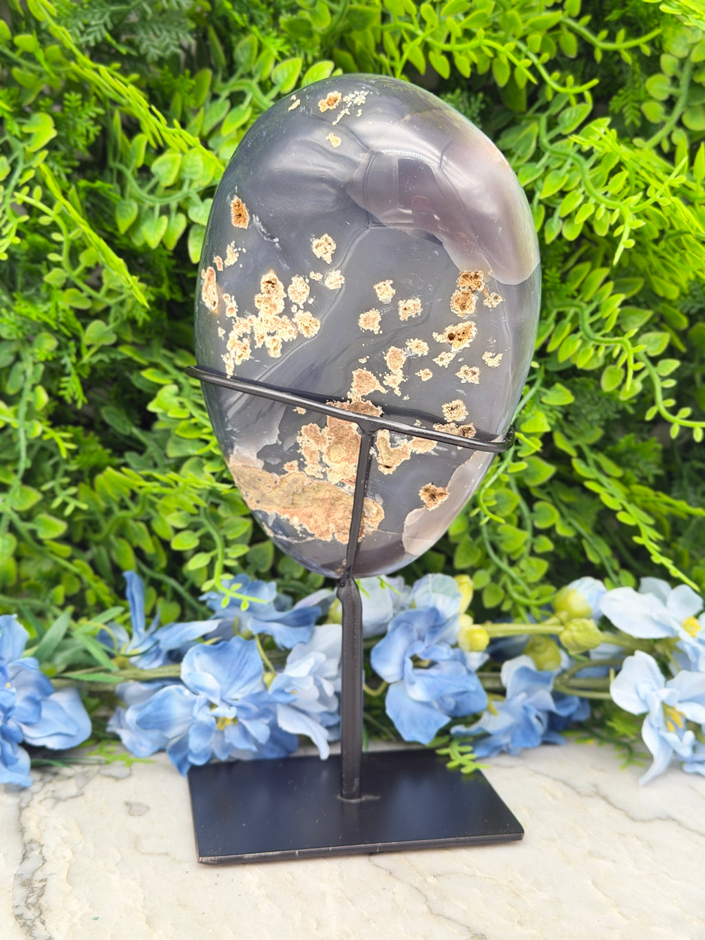 Druzy Agaat geode rondom gepolijst op standaard (1074 gr/21 cm)