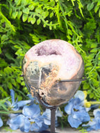 Amethist op Bergkristal geode met Agaat op standaard (538 gr/14 cm)