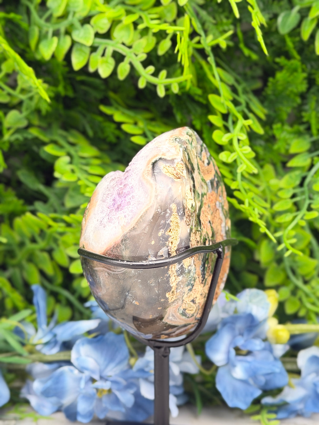 Amethist op Bergkristal geode met Agaat op standaard (538 gr/14 cm)