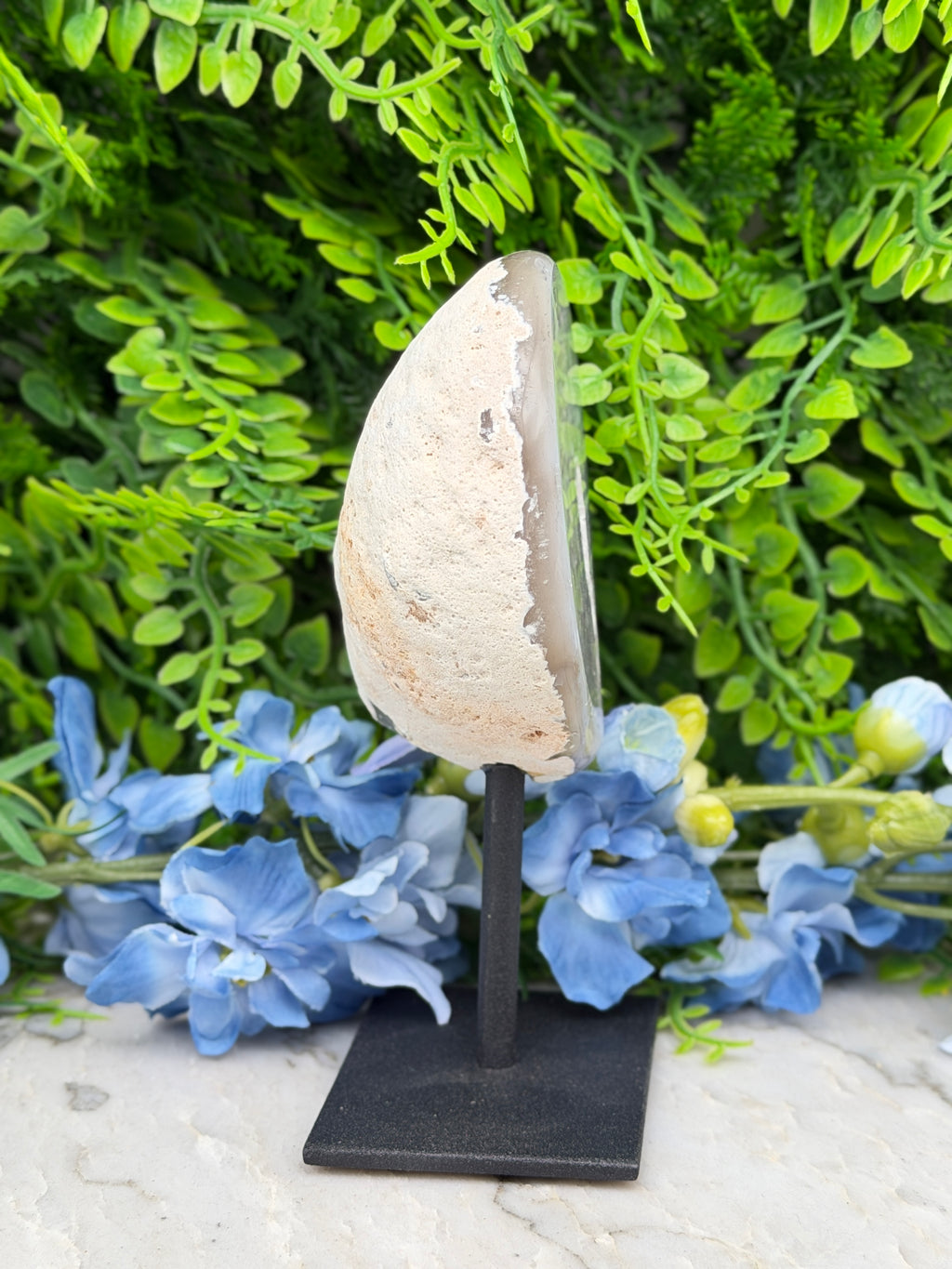 Agaat geode op standaard (358 gr/14 cm)