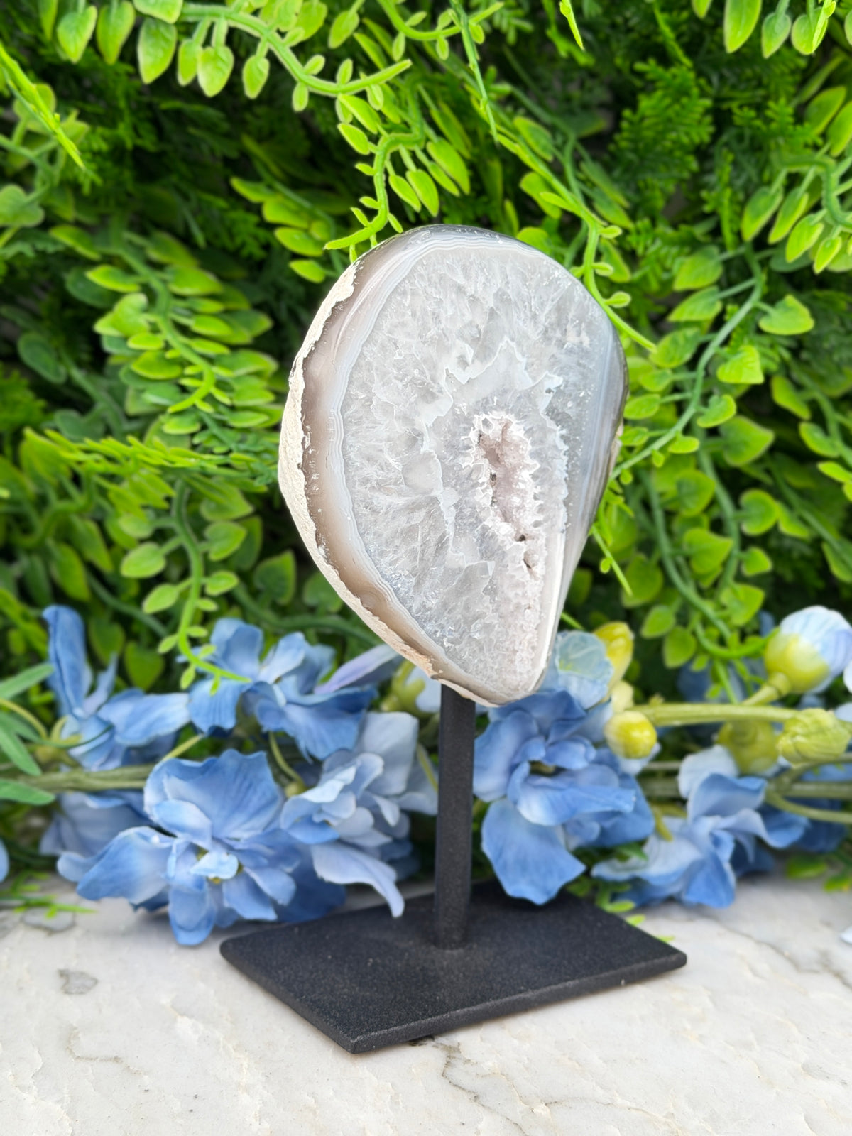 Agaat geode op standaard (358 gr/14 cm)