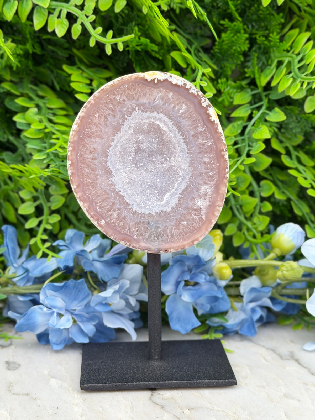 Agaat geode op standaard (320 gr/14 cm)