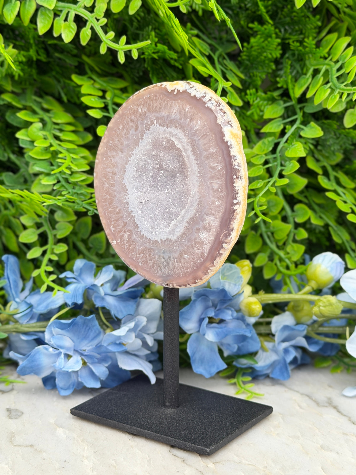 Agaat geode op standaard (320 gr/14 cm)