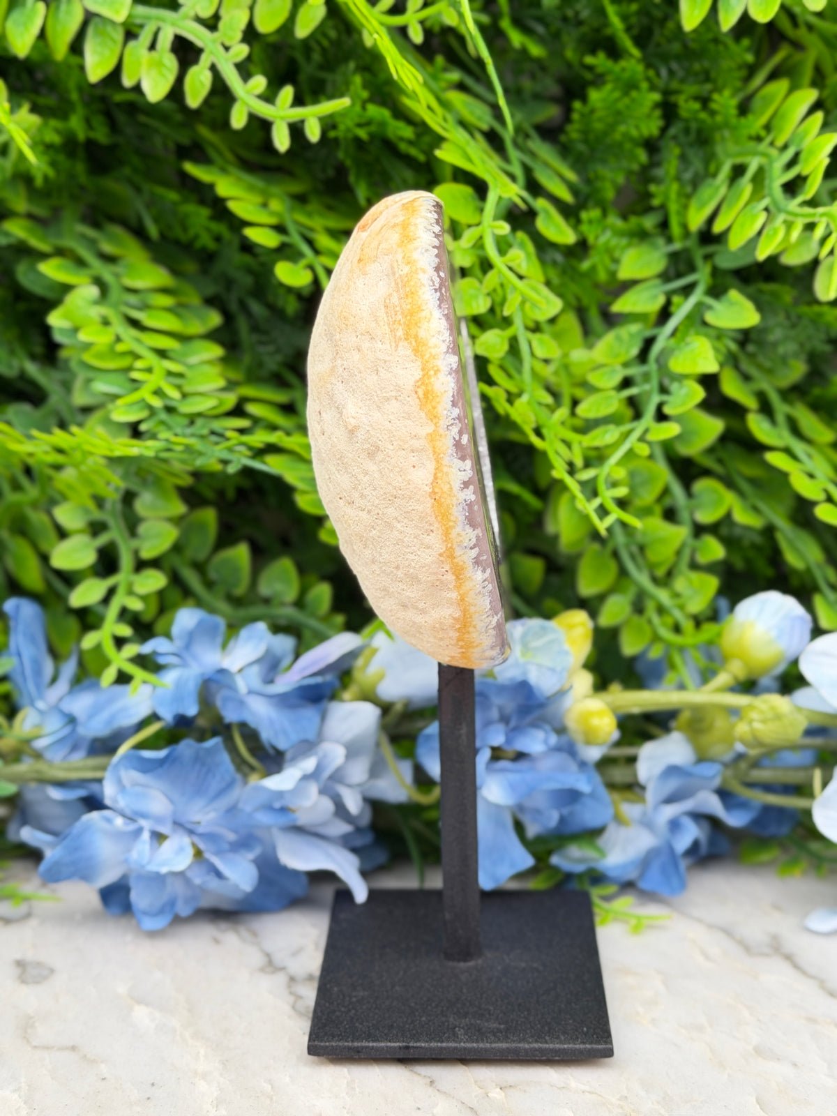 Agaat geode op standaard (320 gr/14 cm)