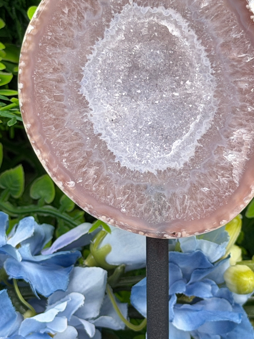 Agaat geode op standaard (320 gr/14 cm)