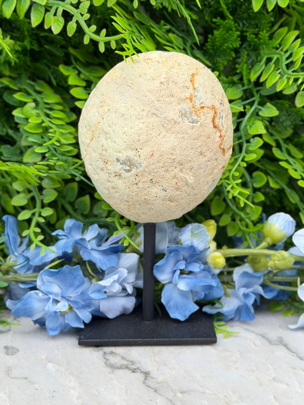 Agaat geode op standaard (418 gr/15 cm)