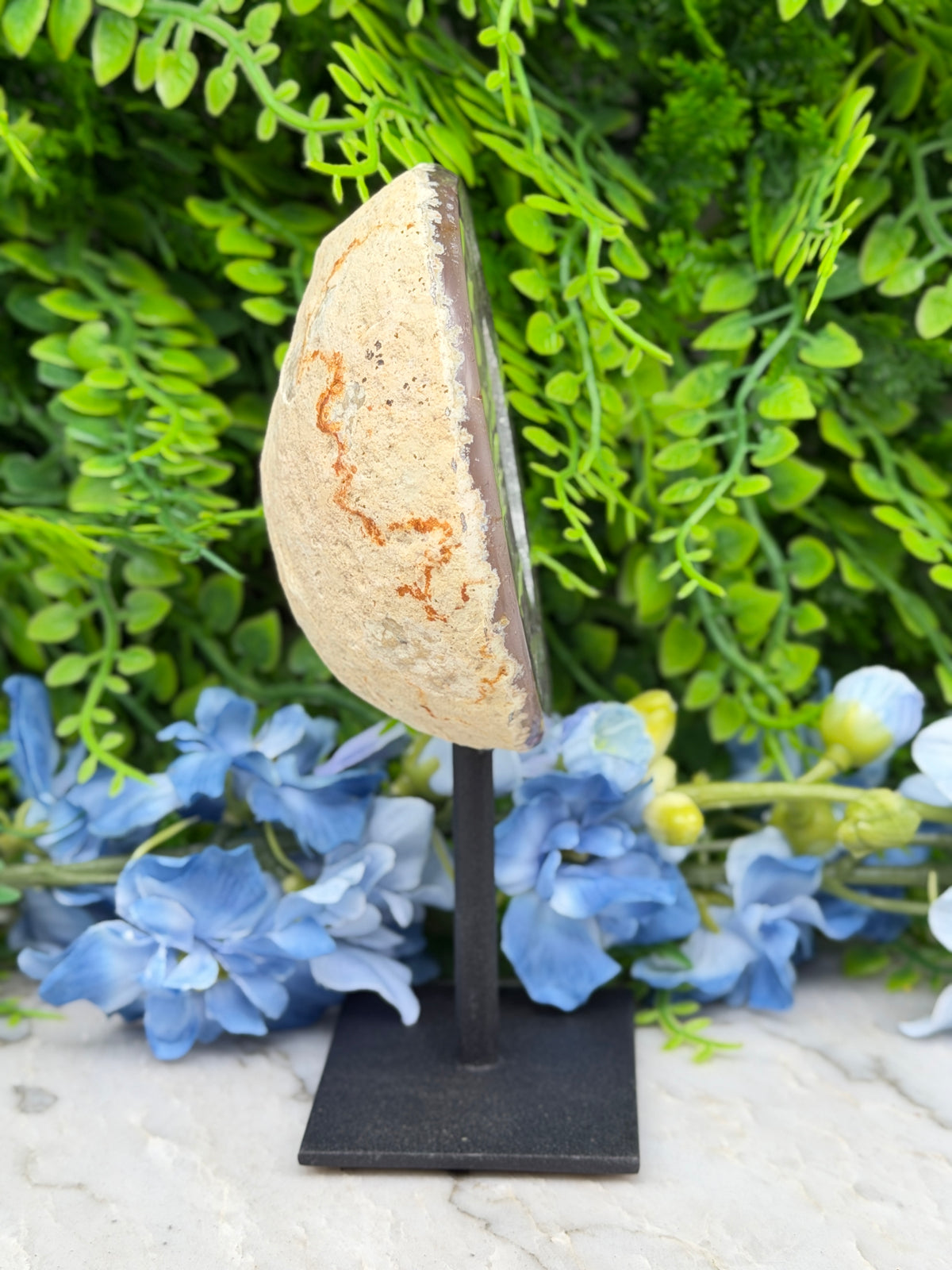 Agaat geode op standaard (418 gr/15 cm)