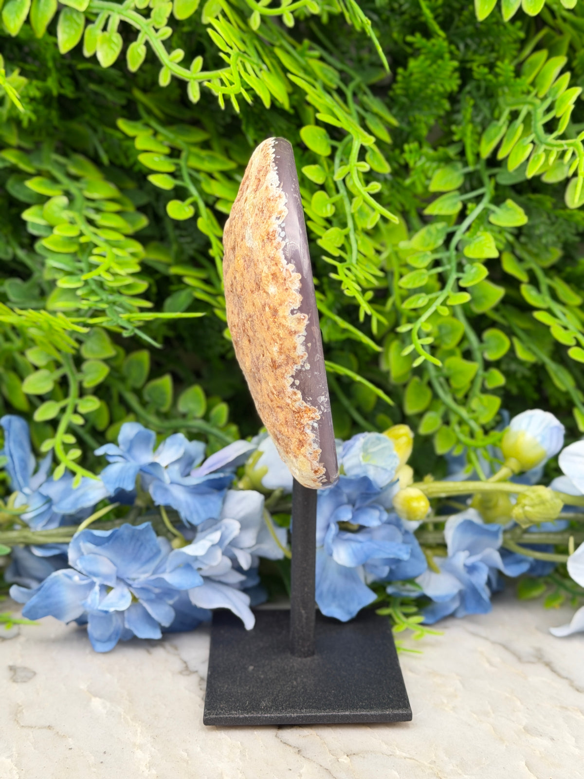 Agaat geode op standaard (264 gr/14 cm)