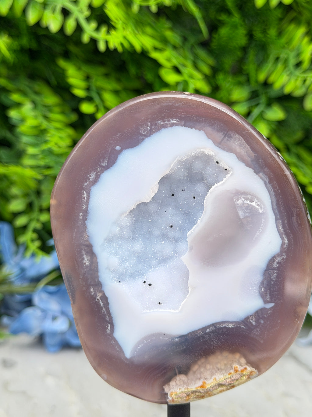 Agaat geode op standaard (264 gr/14 cm)