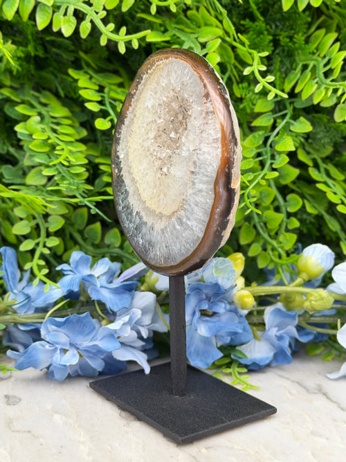 Agate geode on a stand (370 gr/15 cm)