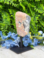 Agate geode on a stand (350 gr/13 cm)