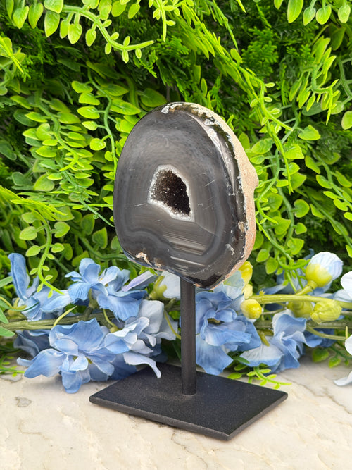 Agaat geode op standaard (420 gr/13 cm)