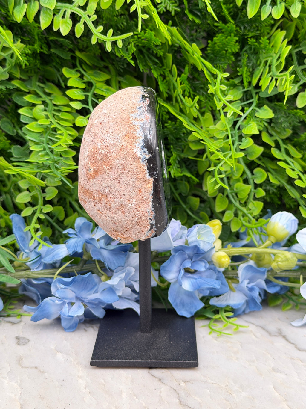 Agaat geode op standaard (420 gr/13 cm)
