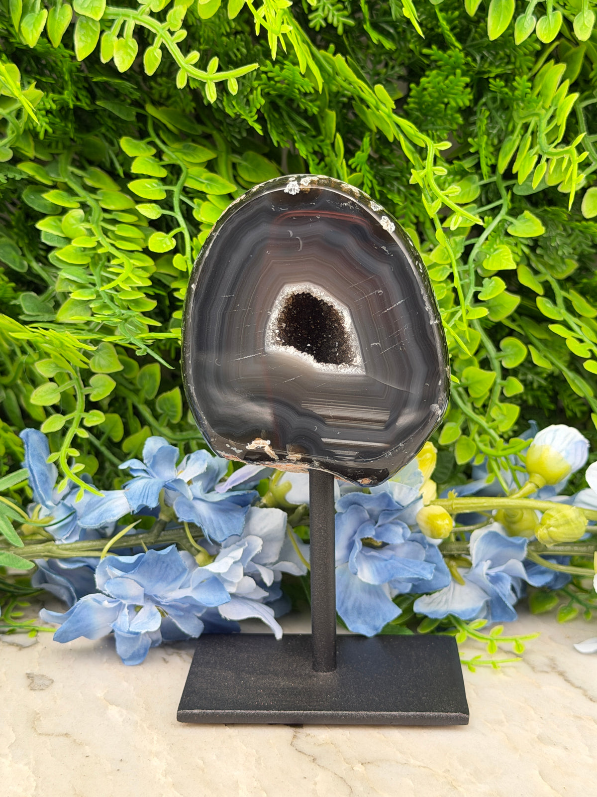 Agaat geode op standaard (420 gr/13 cm)
