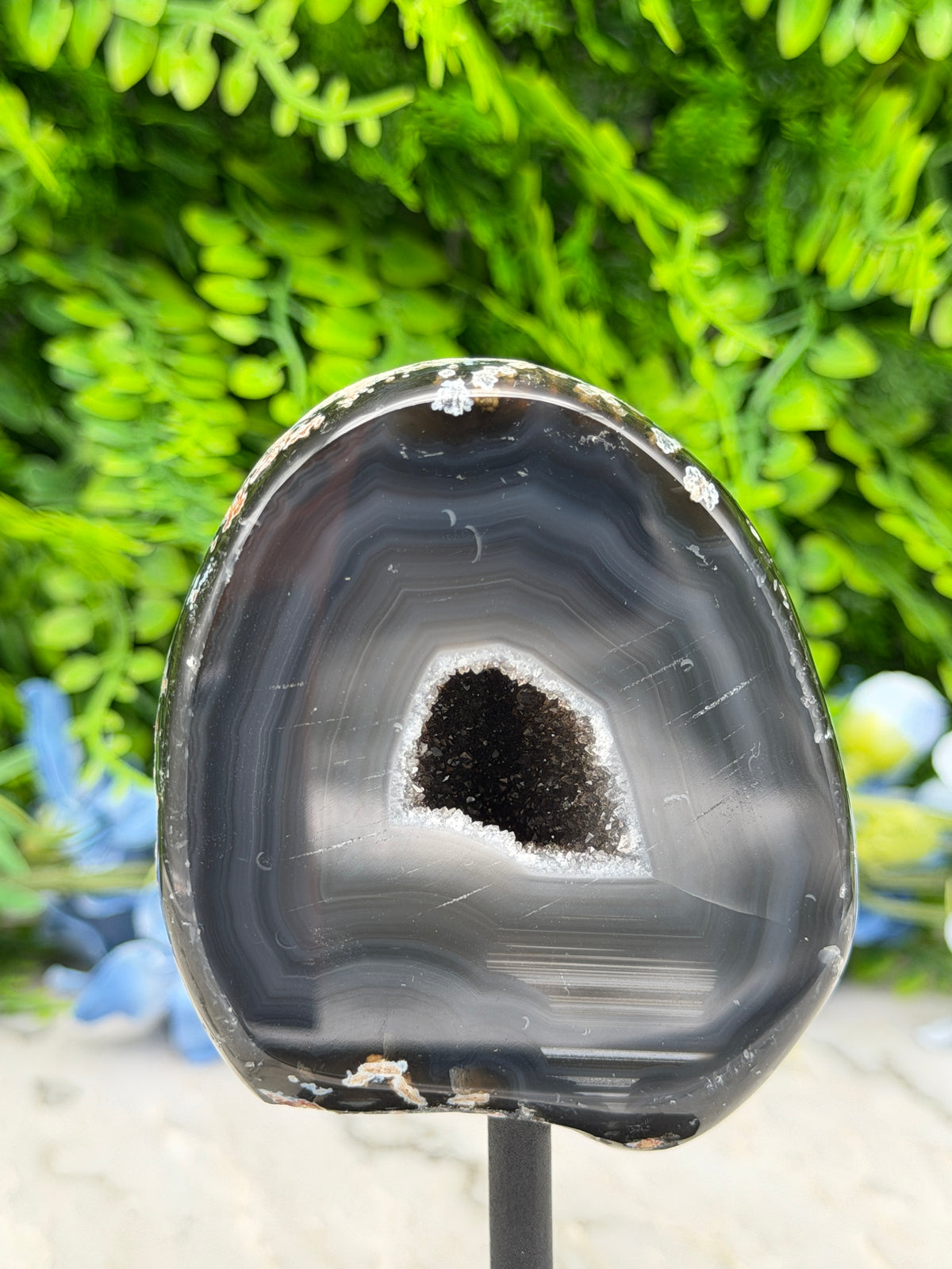 Agaat geode op standaard (420 gr/13 cm)
