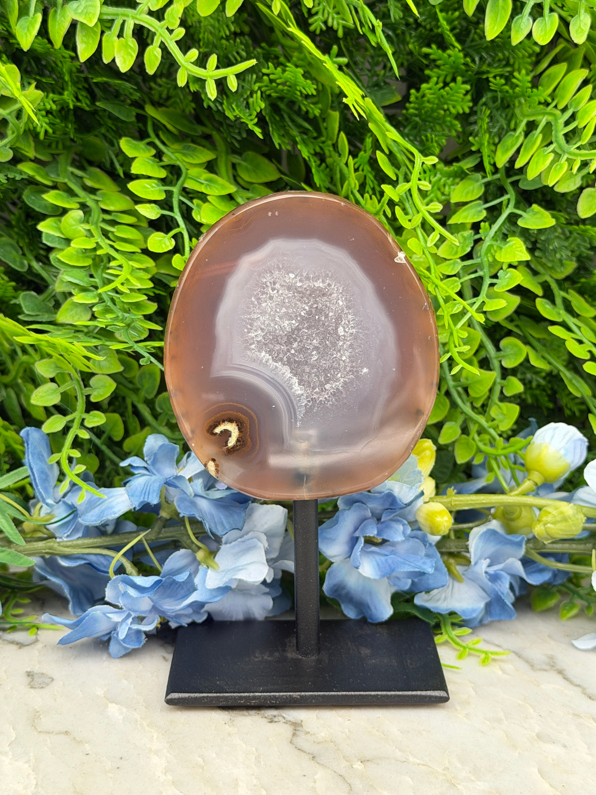 Agaat geode op standaard (272 gr/13 cm)