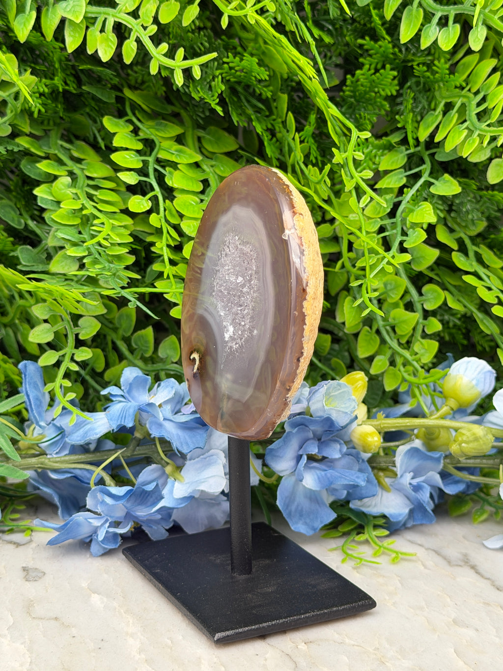 Agaat geode op standaard (272 gr/13 cm)