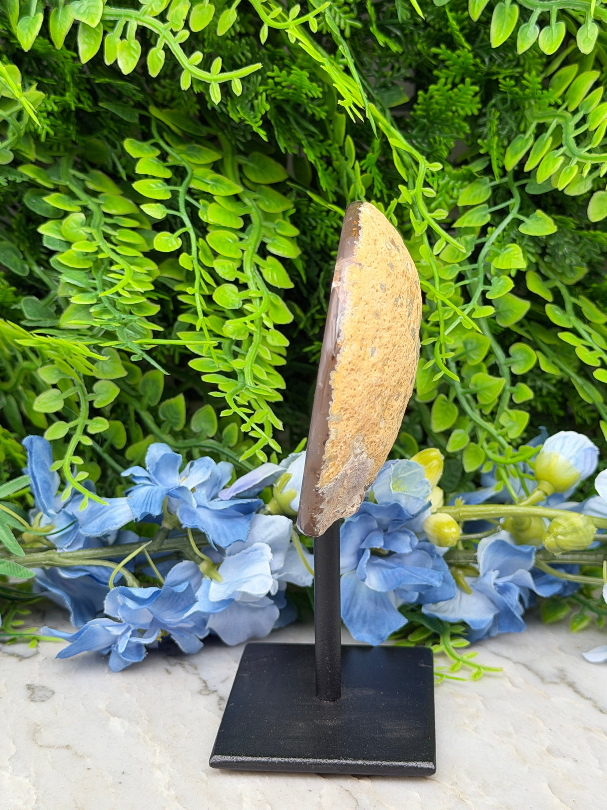Agaat geode op standaard (272 gr/13 cm)