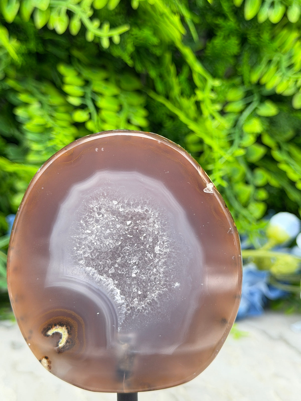 Agaat geode op standaard (272 gr/13 cm)