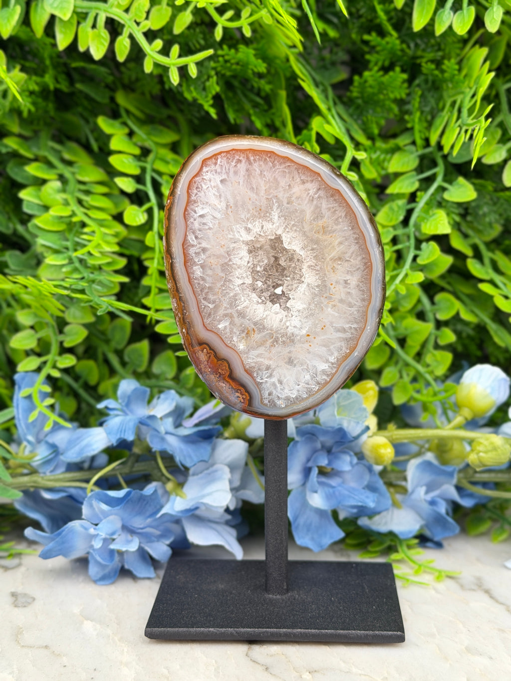 Agaat geode op standaard (356 gr/14 cm)