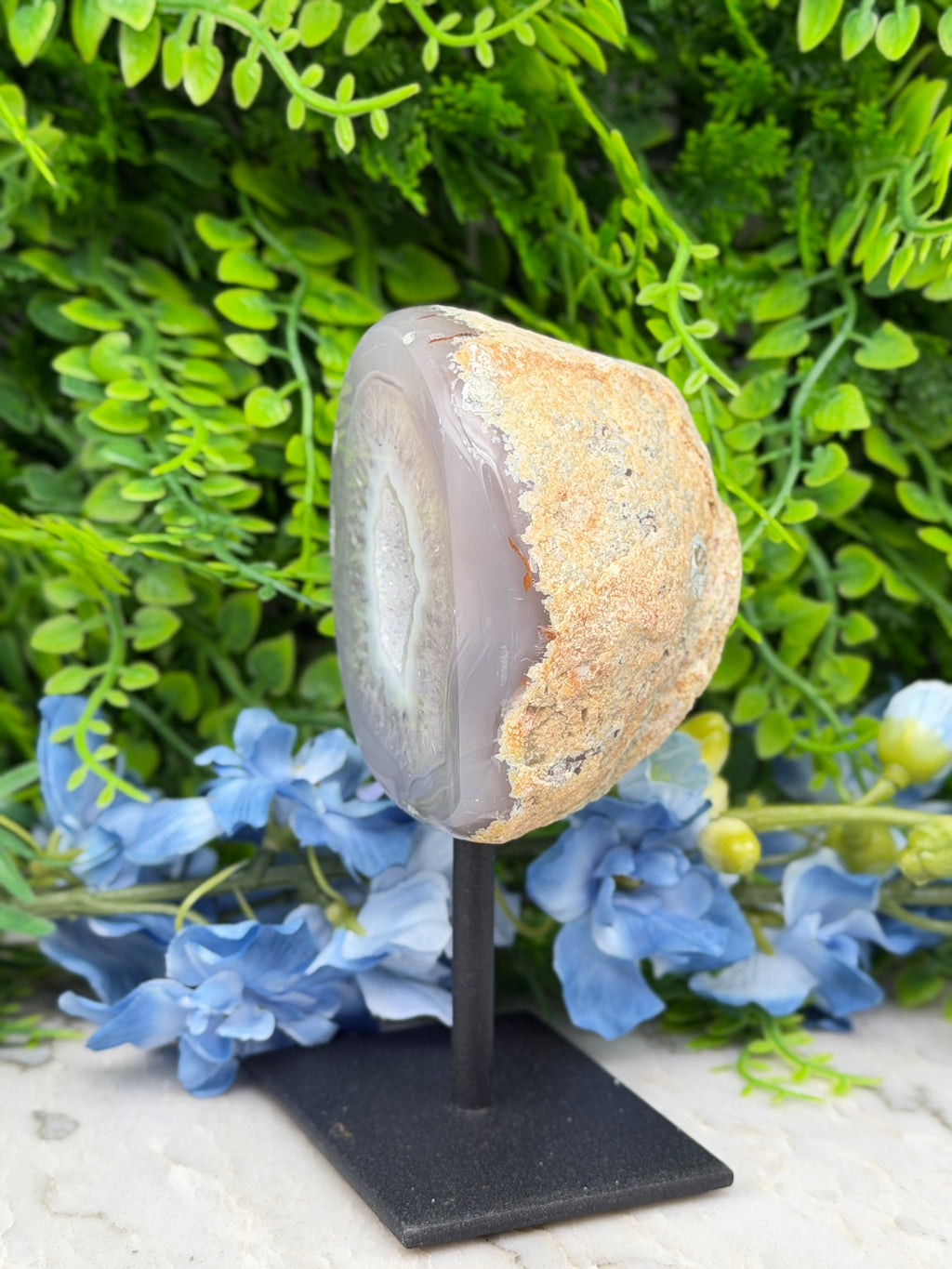 Agaat geode op standaard (430 gr/13 cm)