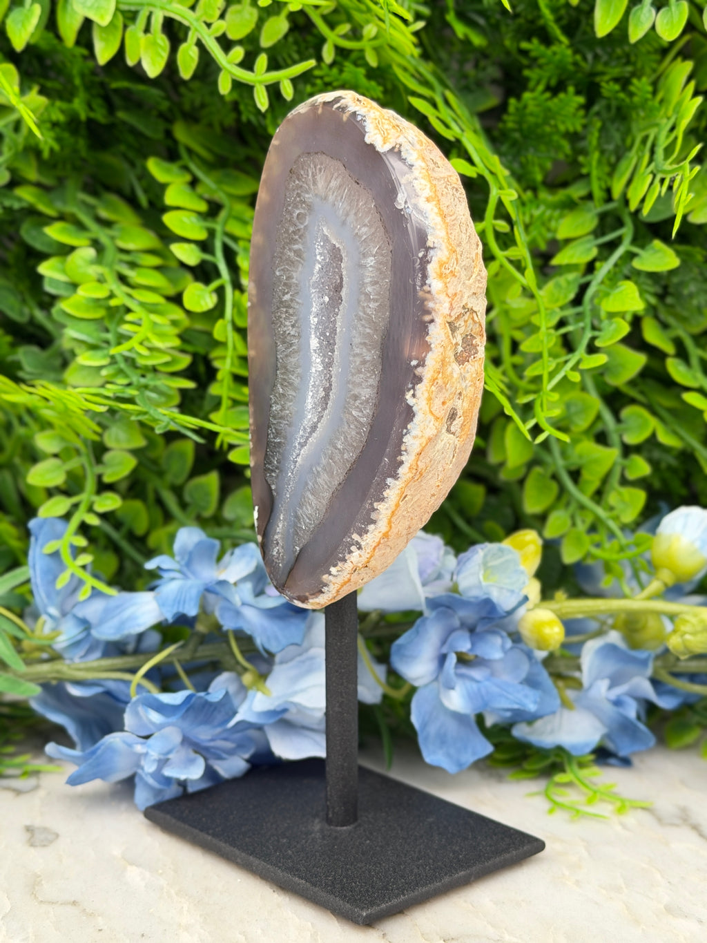 Agaat geode op standaard (384 gr/15 cm)