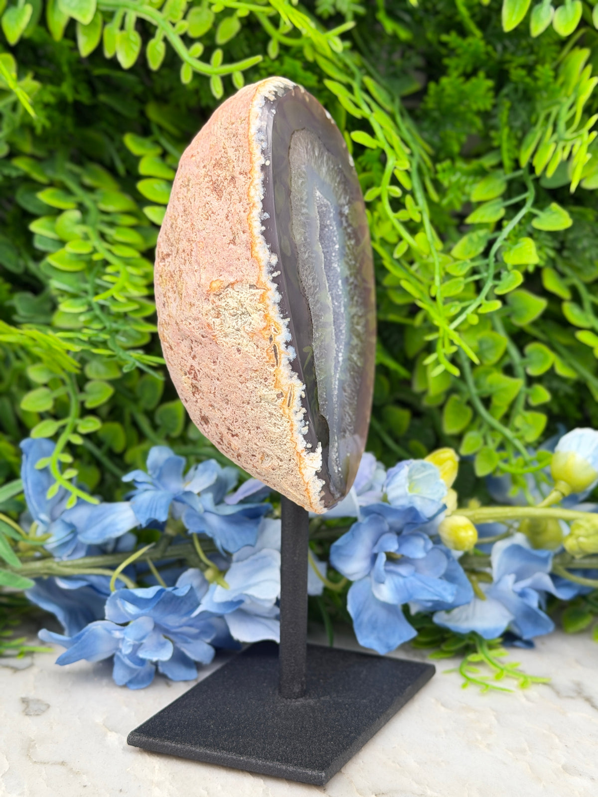 Agaat geode op standaard (384 gr/15 cm)