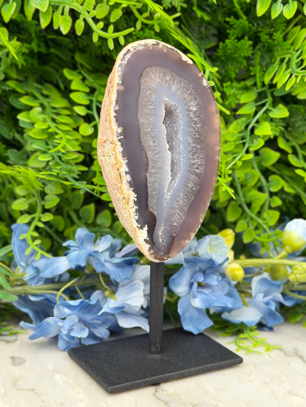 Agaat geode op standaard (384 gr/15 cm)