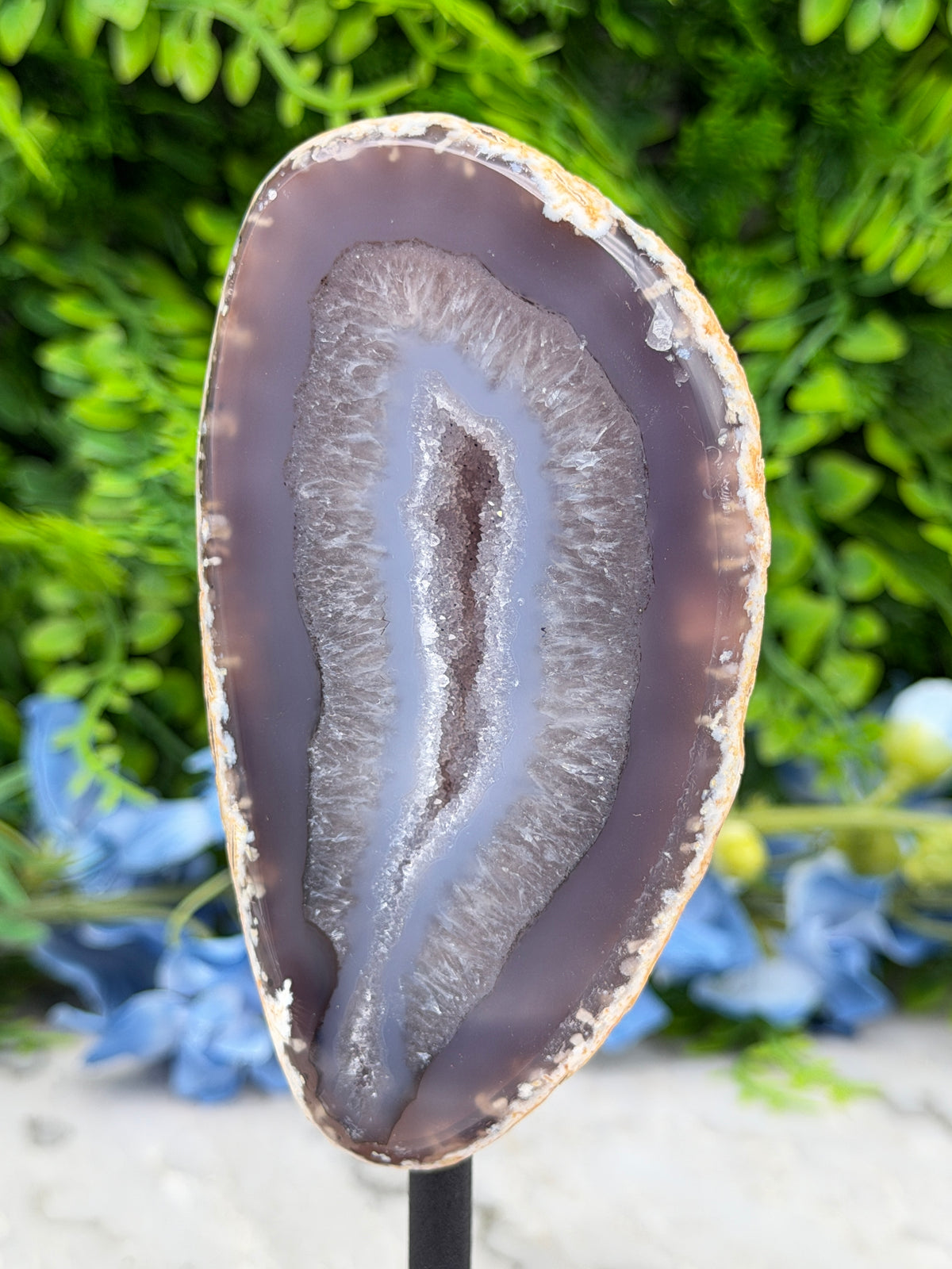 Agaat geode op standaard (384 gr/15 cm)
