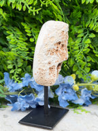 Agate geode on a stand (334 gr/14 cm)
