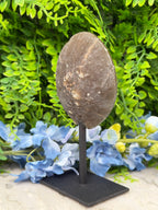 Agate geode on a stand (292 gr/14 cm)
