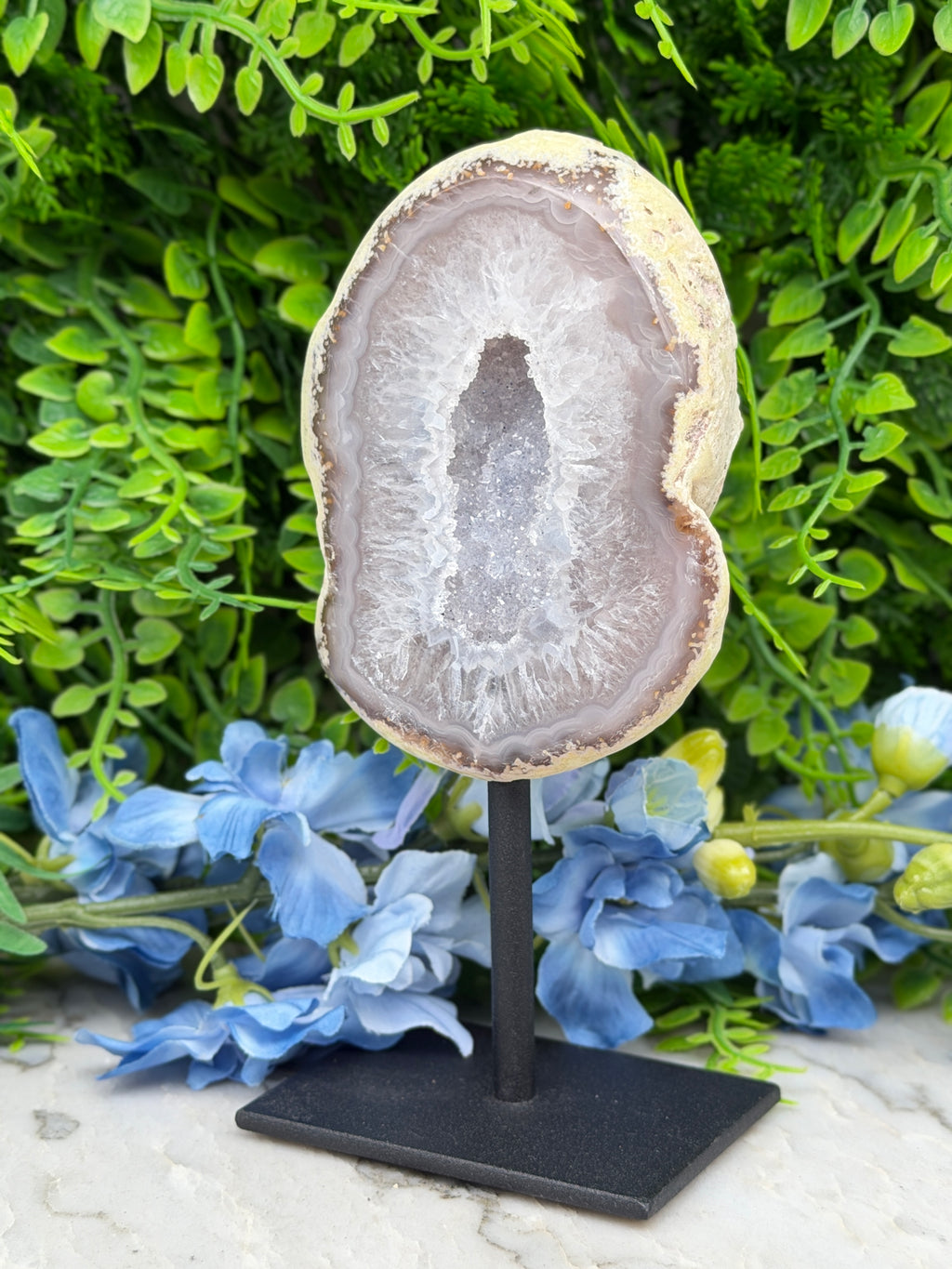 Agaat geode op standaard (412 gr/15 cm)