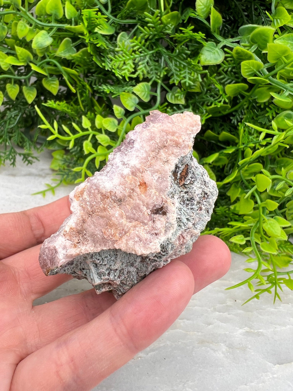 Roze Amethist cluster ruw by KEY LIME STORE