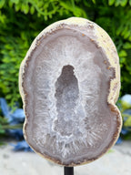 Agaat geode op standaard (412 gr/15 cm)