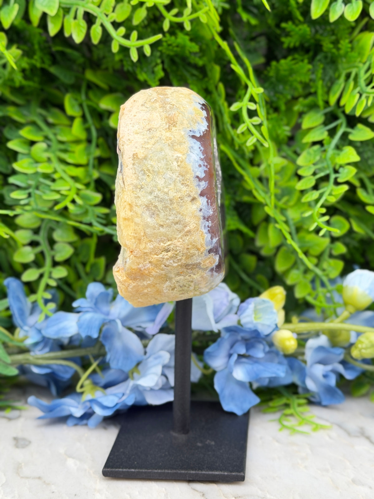 Agaat geode op standaard (442 gr/14 cm)