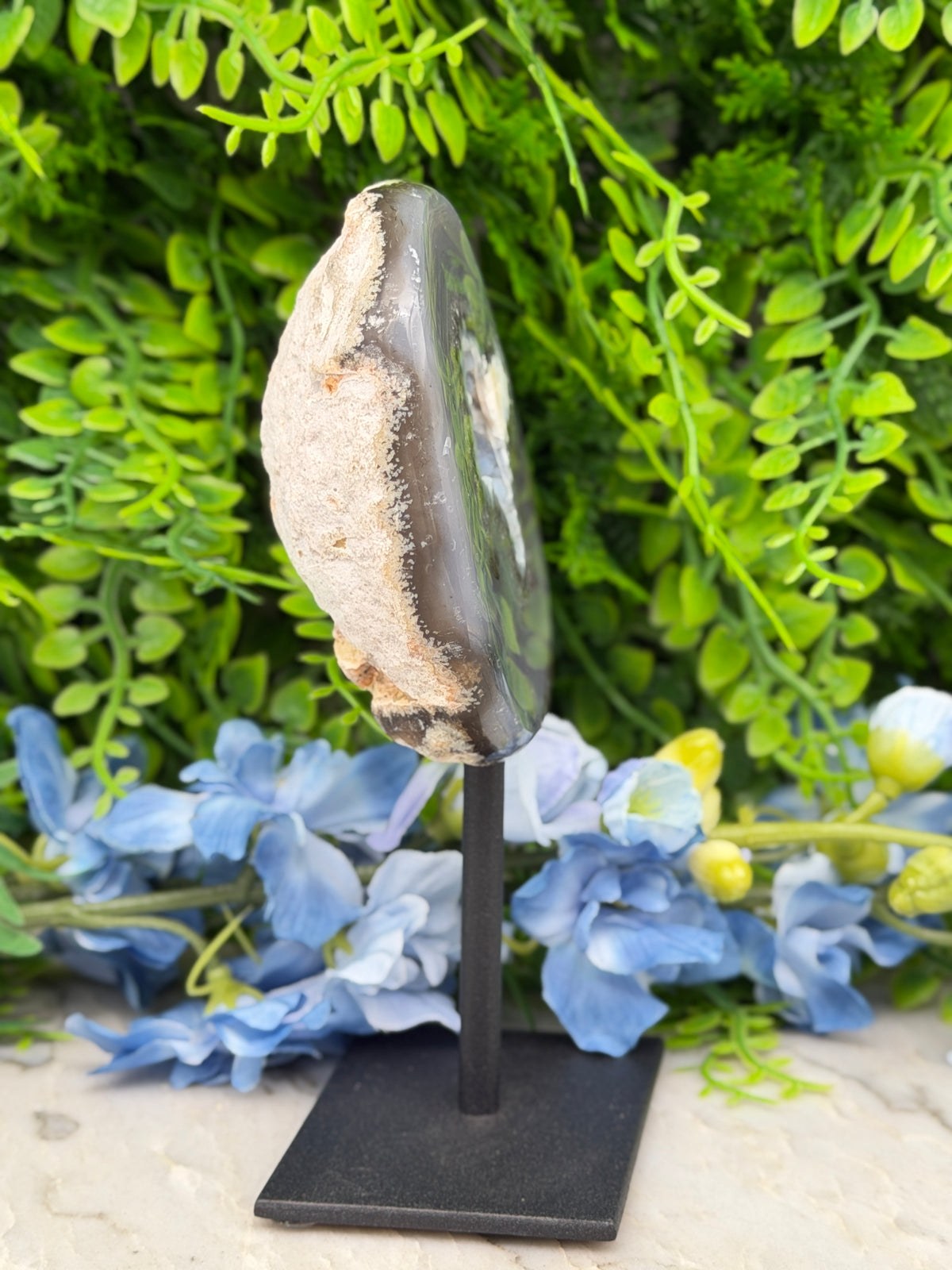 Agaat geode op standaard (326 gr/15 cm)