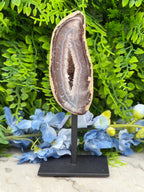 Agaat geode op standaard (382 gr/16 cm)
