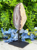 Agaat geode op standaard (382 gr/16 cm)