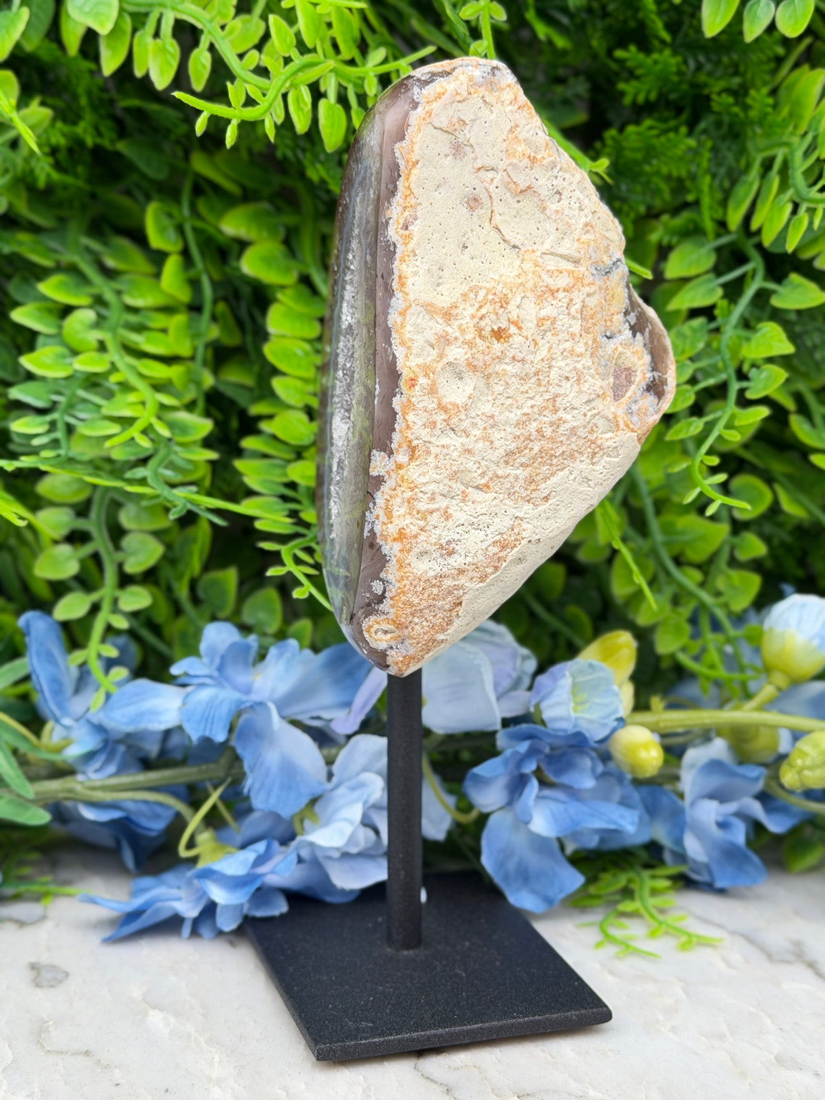 Agaat geode op standaard (382 gr/16 cm)