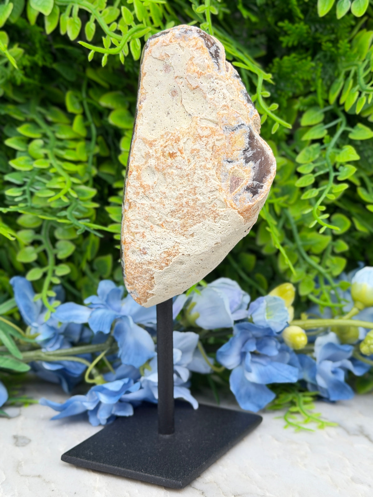 Agaat geode op standaard (382 gr/16 cm)