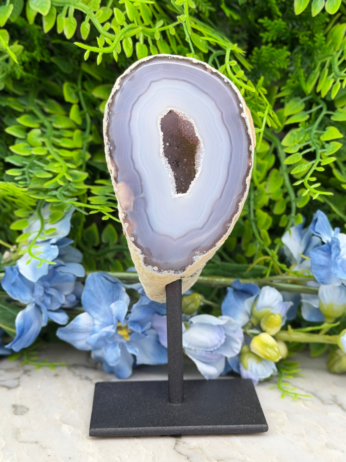 Agaat geode op standaard (394 gr/15 cm)