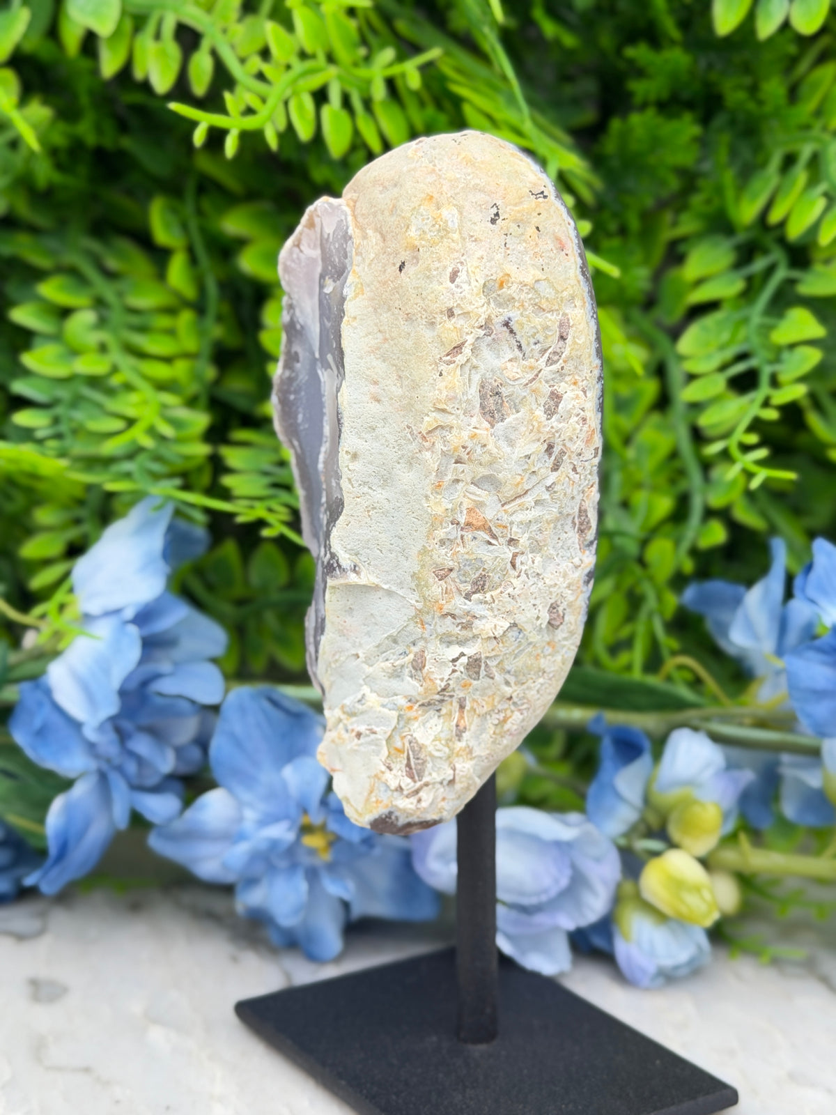 Agaat geode op standaard (394 gr/15 cm)
