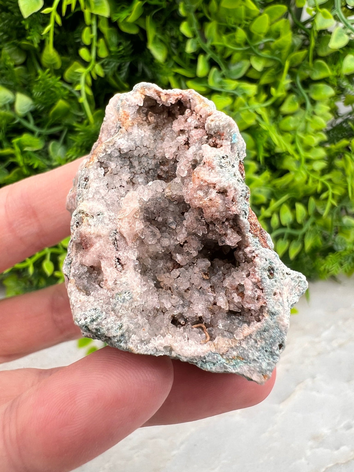 Roze Amethist cluster ruw by KEY LIME STORE