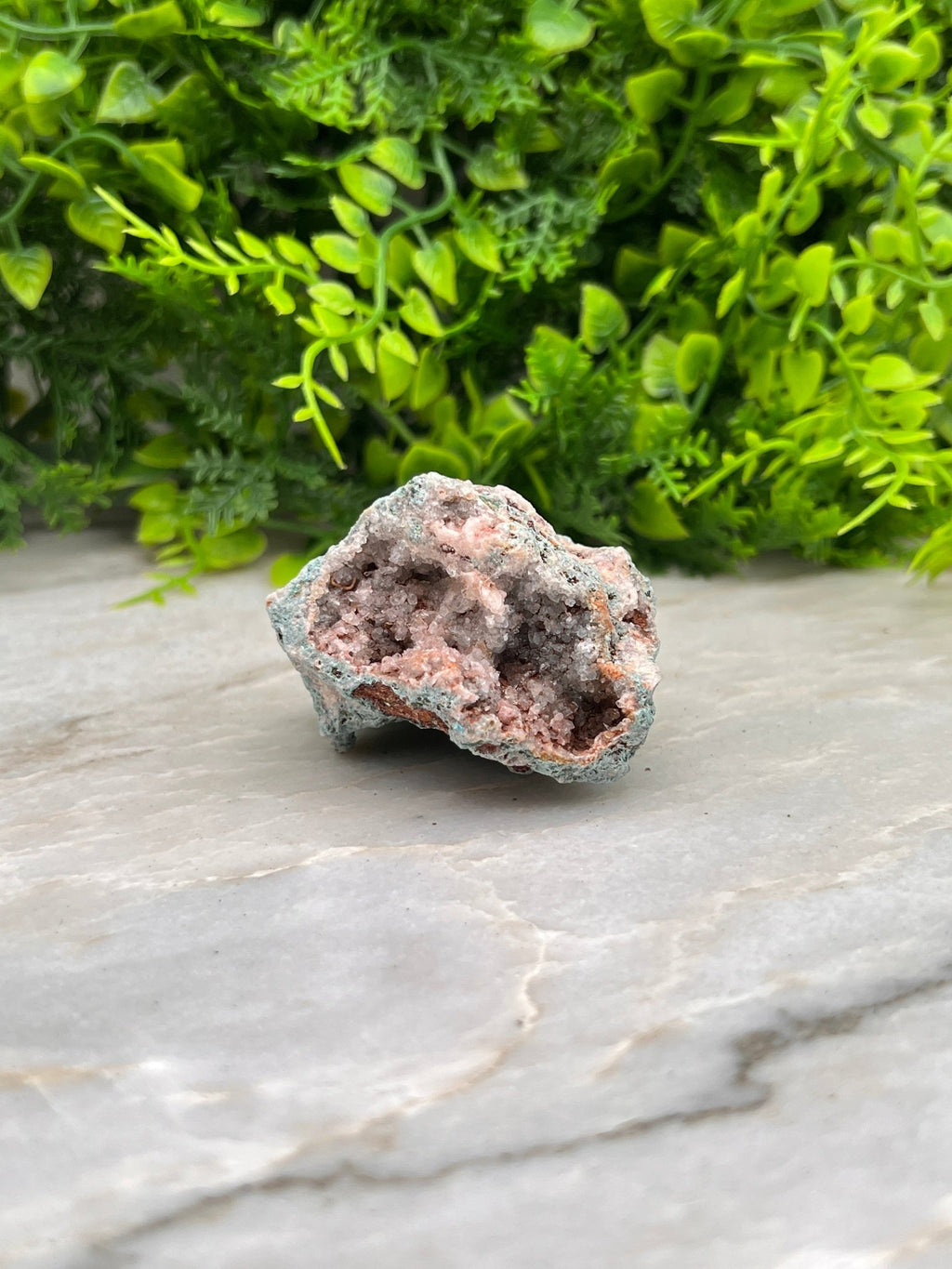 Roze Amethist cluster ruw by KEY LIME STORE