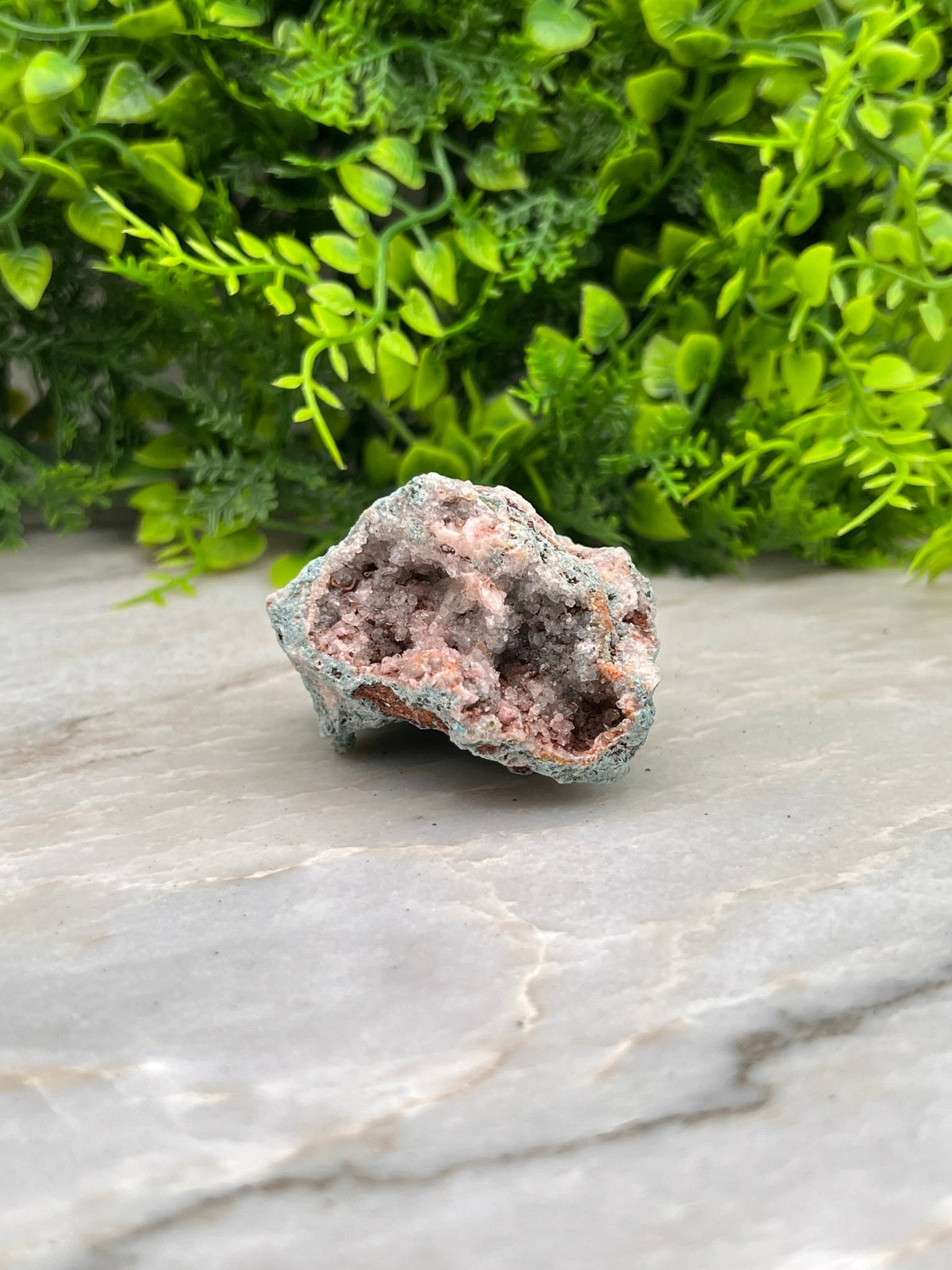 Roze Amethist cluster ruw by KEY LIME STORE