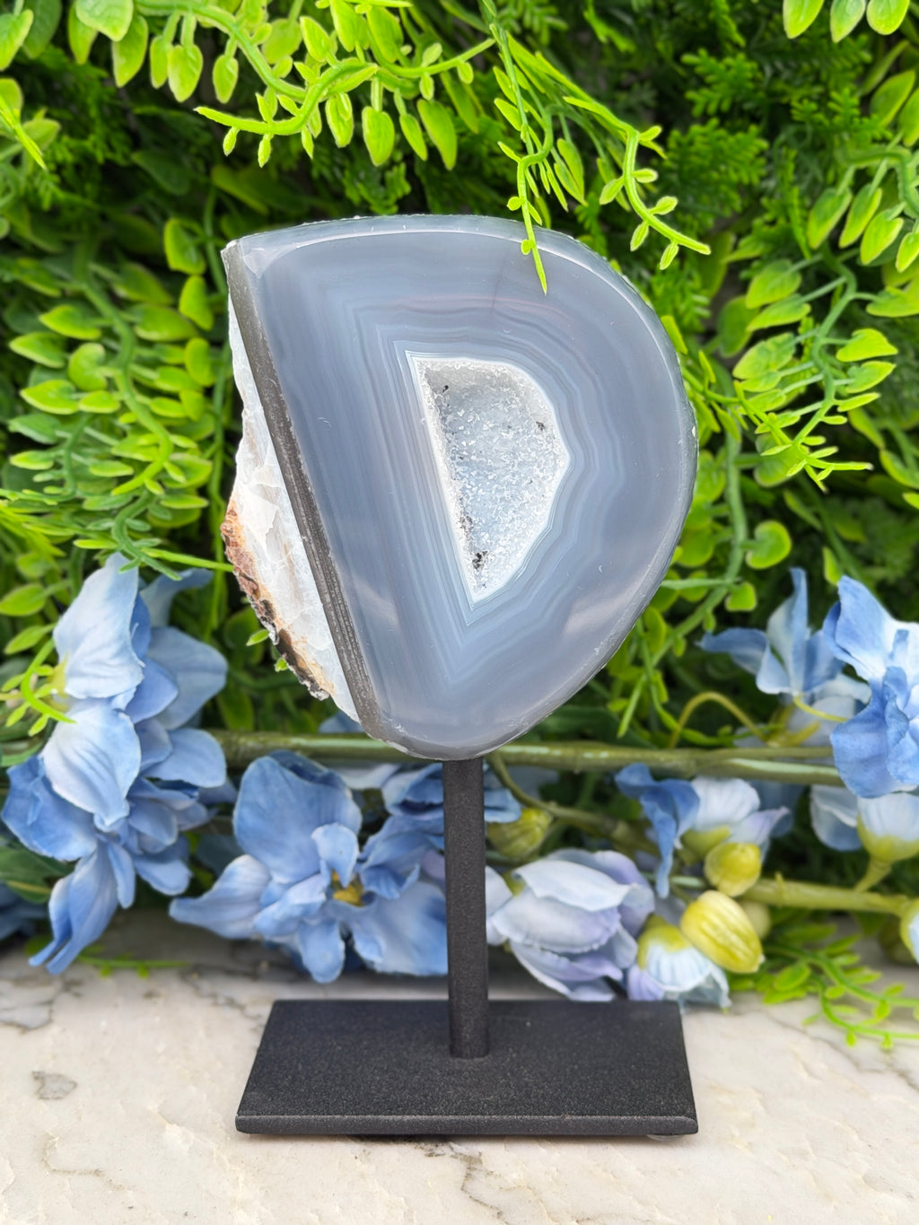 Agaat geode op standaard (374 gr/14 cm)