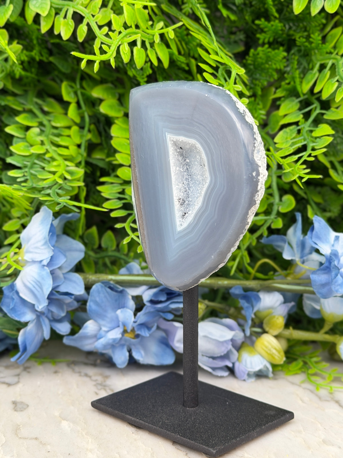 Agaat geode op standaard (374 gr/14 cm)